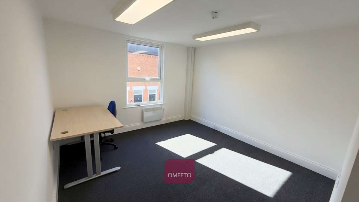 Office in Beeston - photo 3