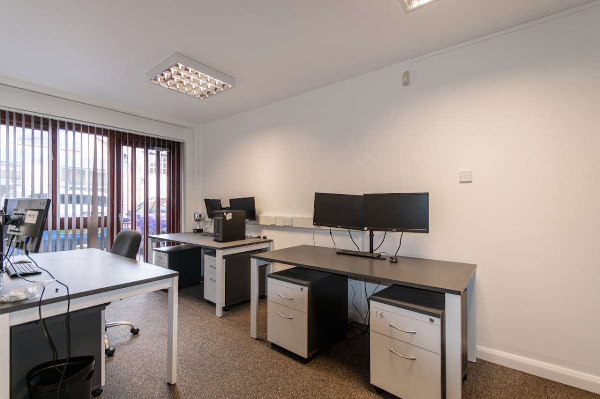 Office in Bournemouth - photo 3