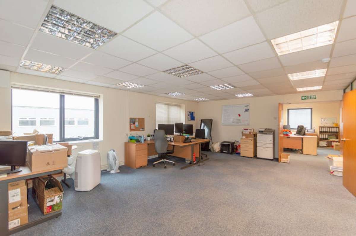 Office in Wimborne - photo 2