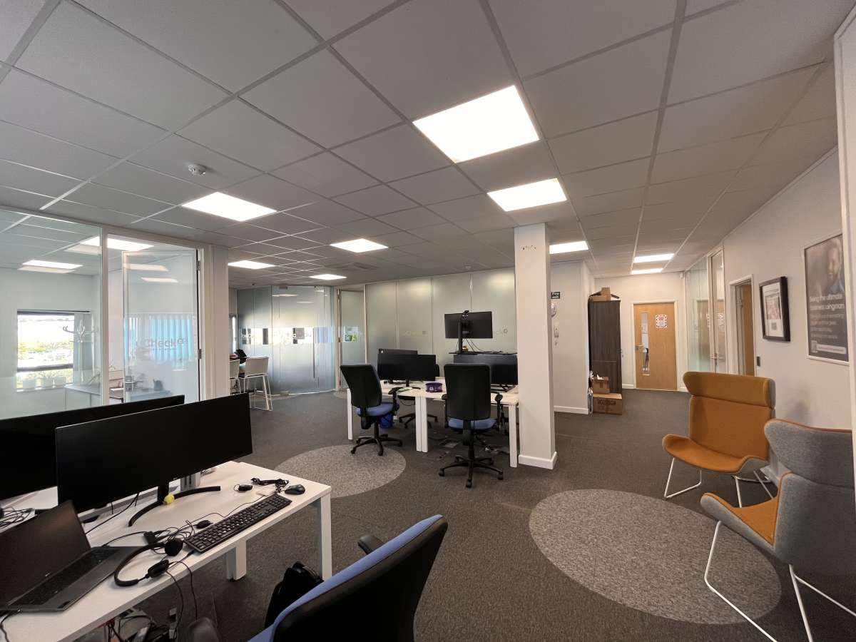 Office in Marsh Barton Trading Estate - photo 2