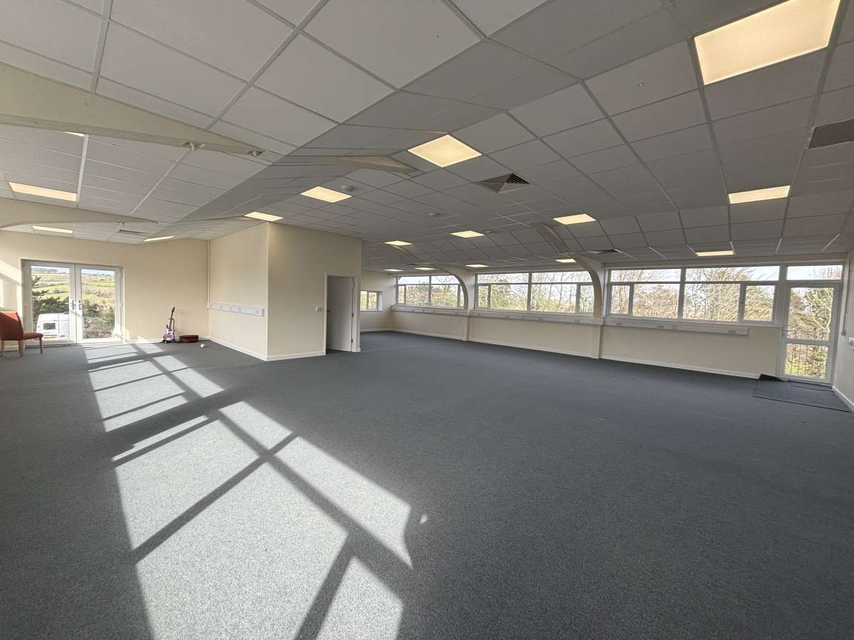 Office in Bissoe - photo 4