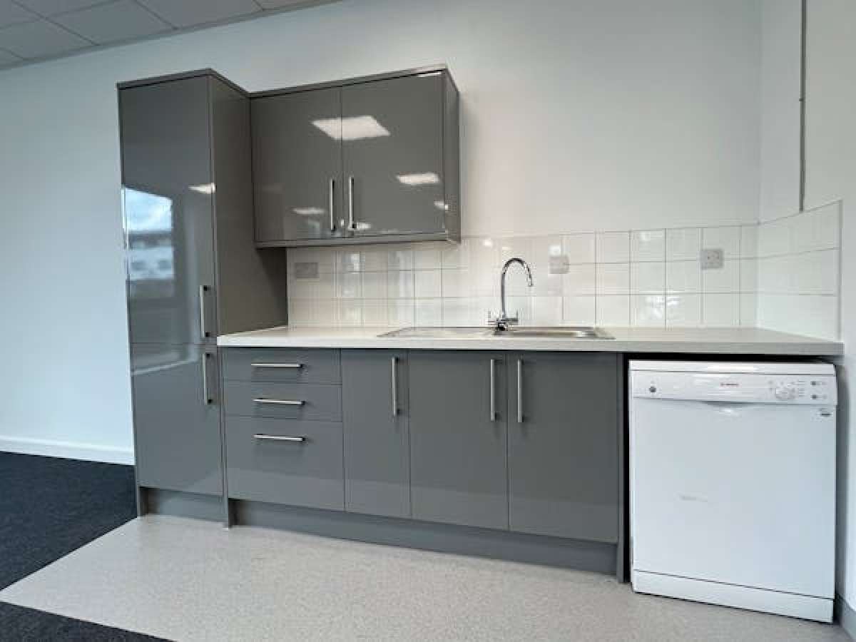 Office in Leeds - photo 4
