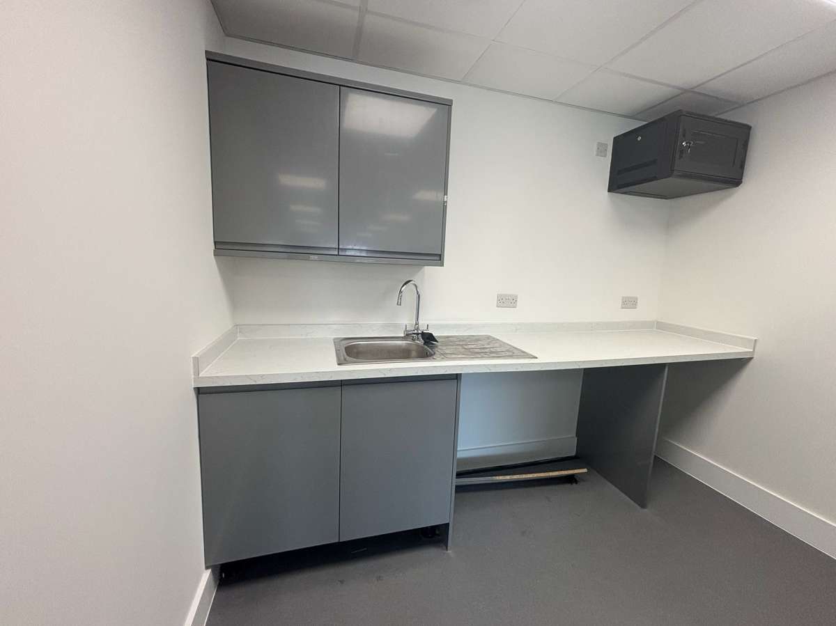 Office in Snetterton - photo 4