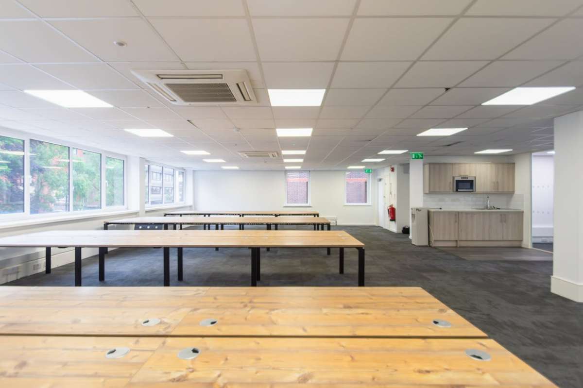 Office in Bournemouth - photo 4