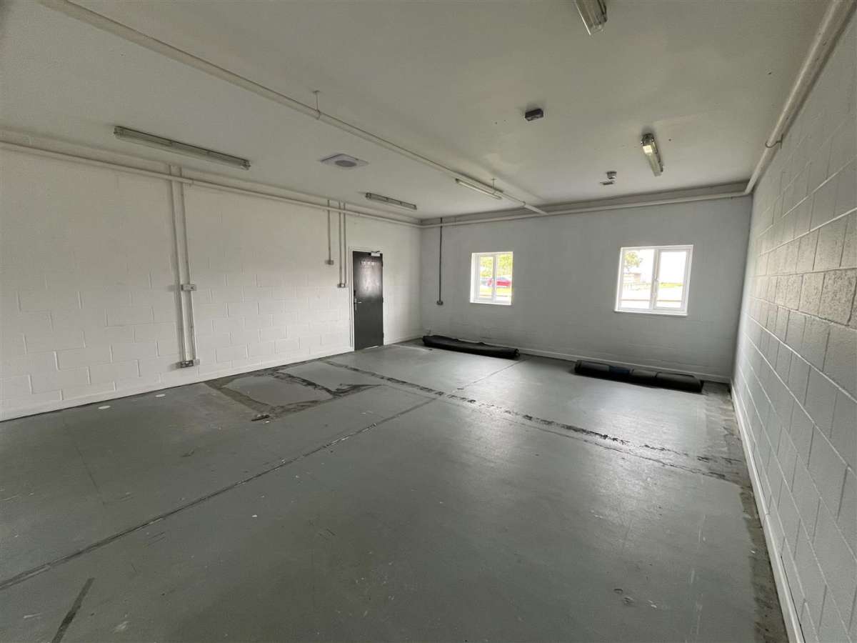 Office in Oakham - photo 2