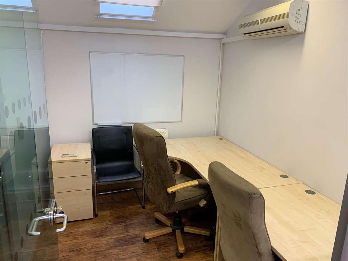 Office in Oakham - photo 3