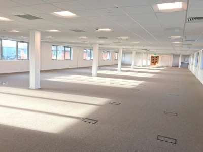 Office in Wolverhampton - photo 4