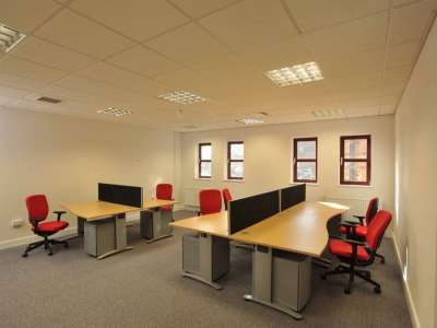 Office in Wolverhampton - photo 4