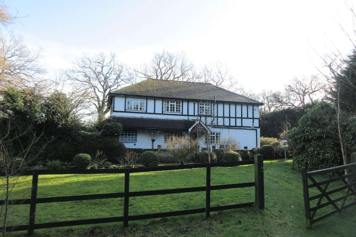 Office in Longcross, Chertsey - photo 2