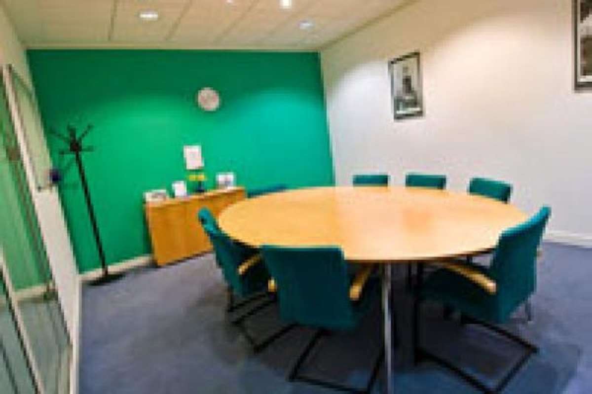 Office in Fleet - photo 2