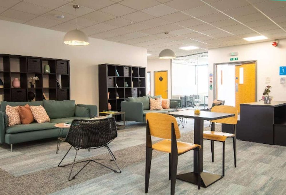 Office in Egham - photo 2