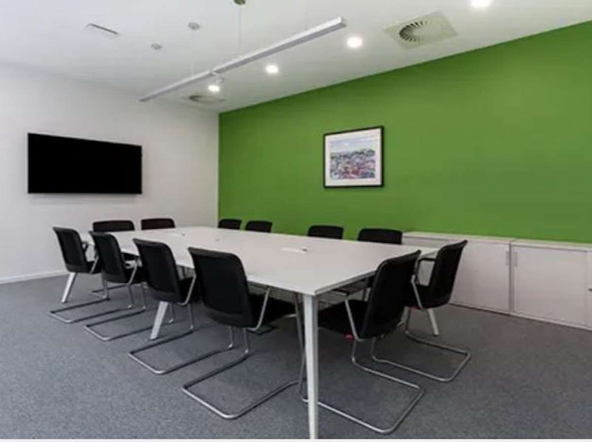 Office in Guildford - photo 3