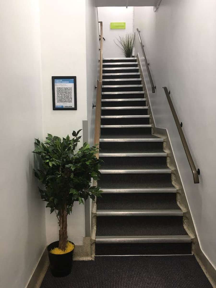 Office in Woking - photo 2