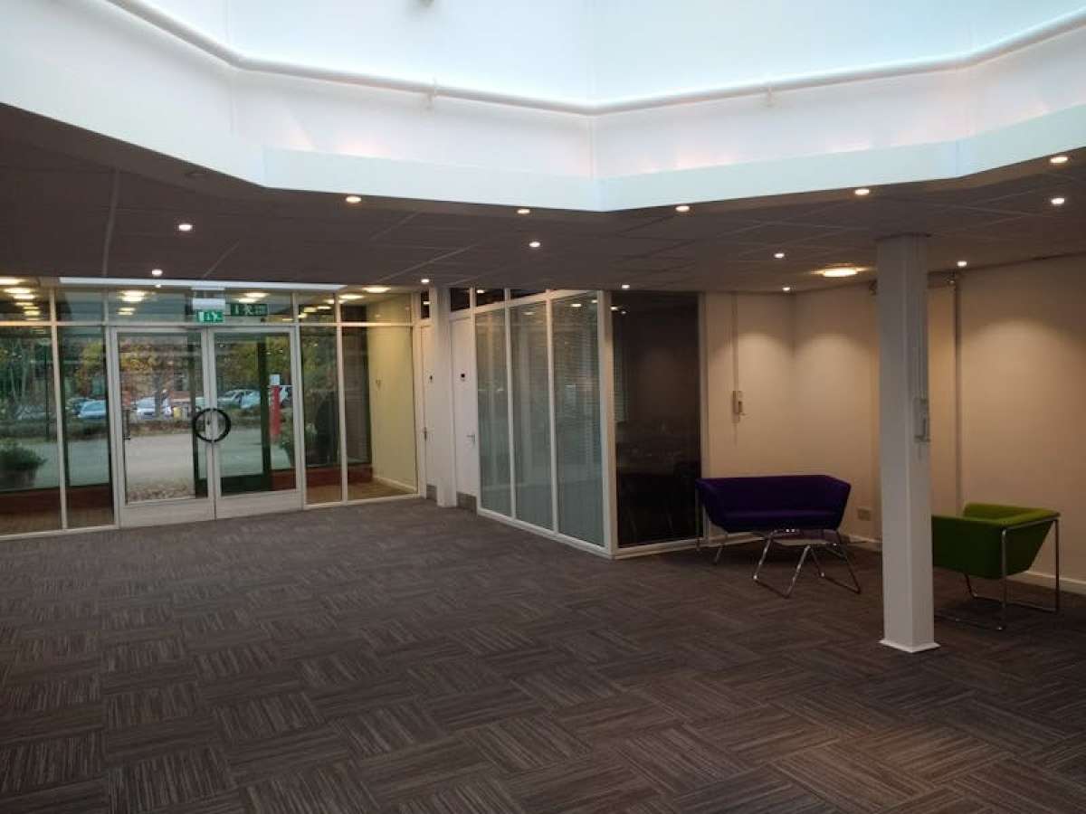 Office in Ascot - photo 3