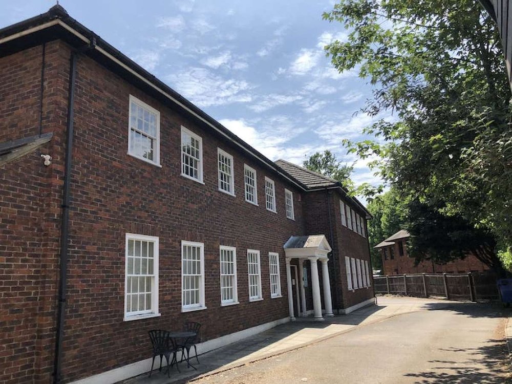 Office in Chertsey - photo 4