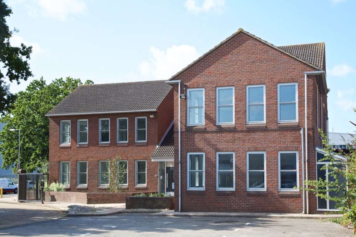 Office in West Byfleet - photo 2