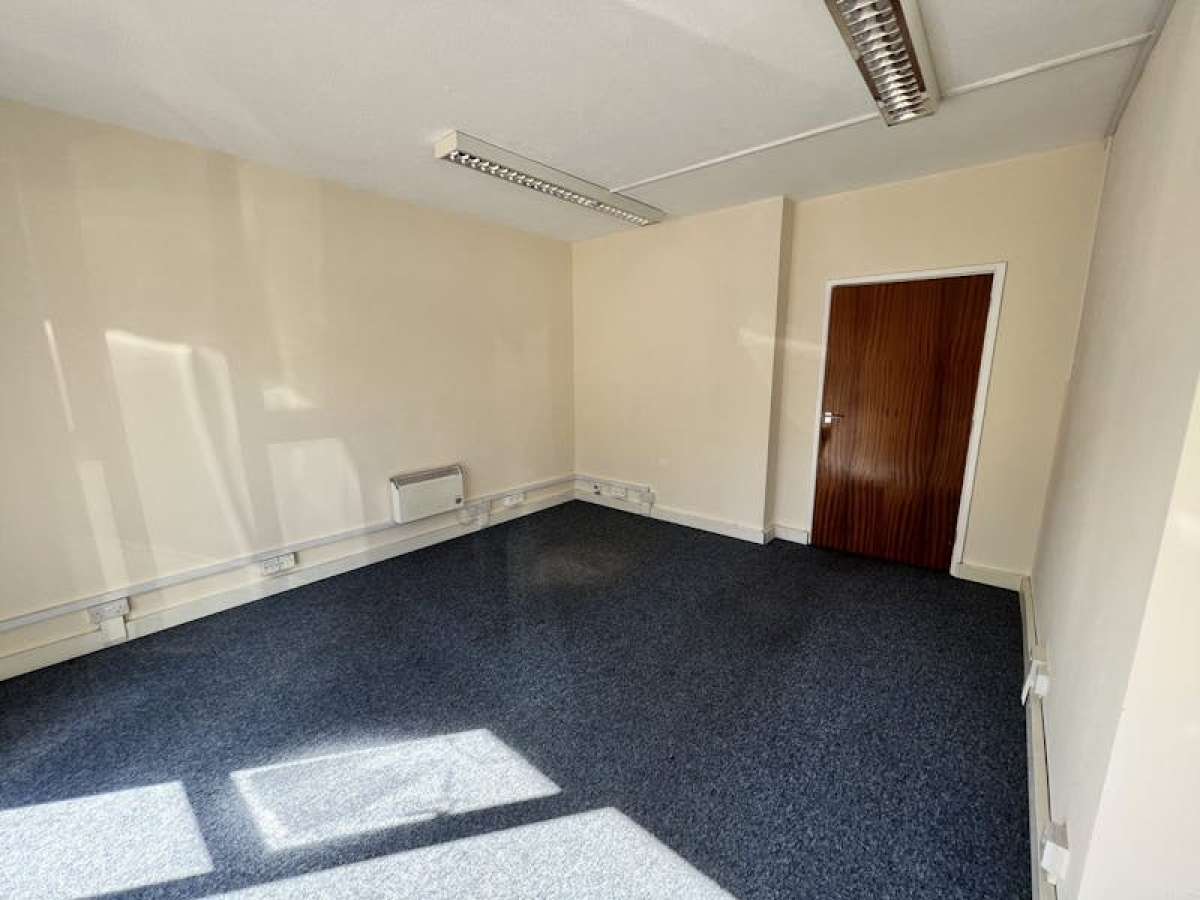 Office in Portsmouth - photo 4