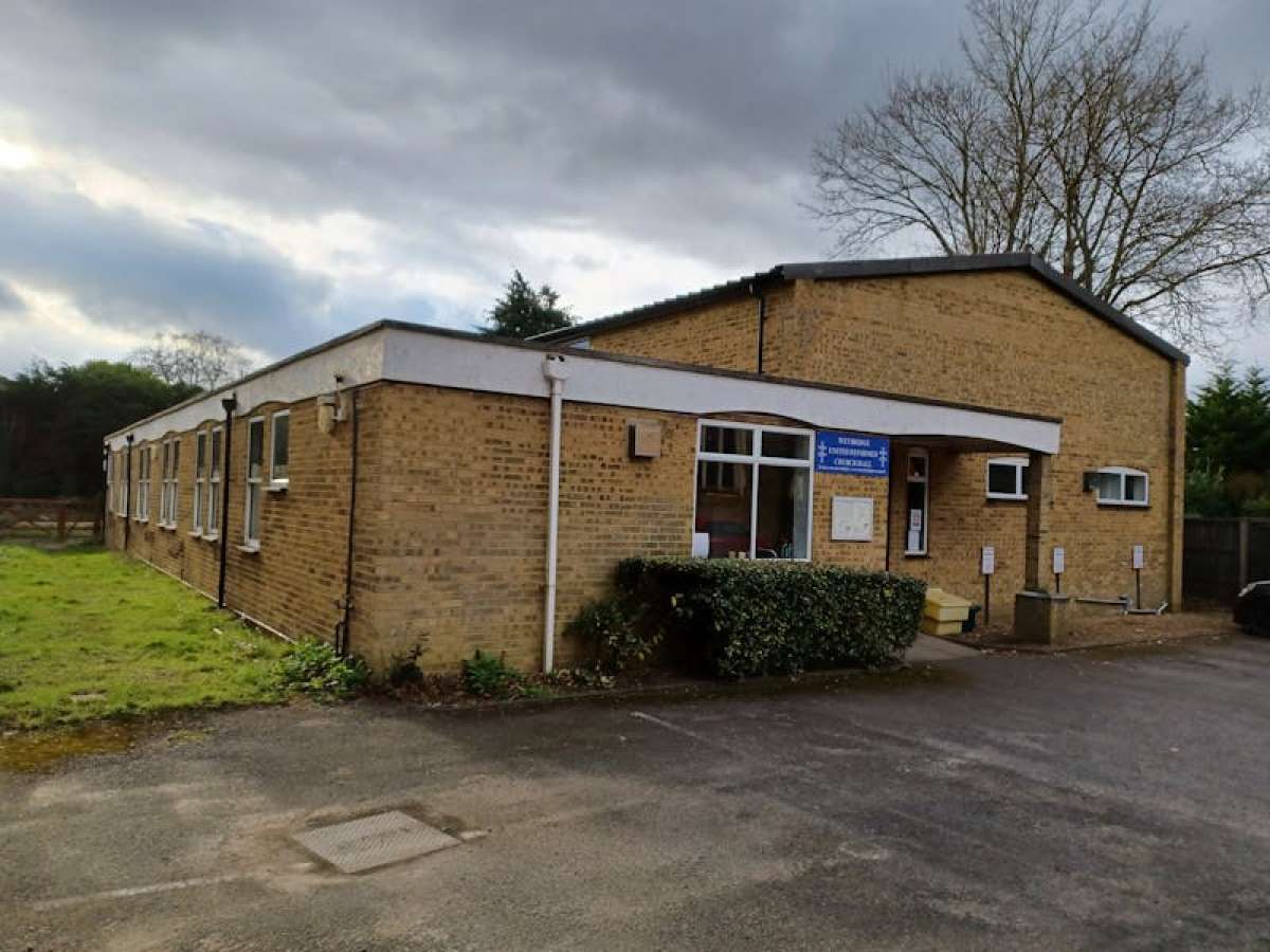 Office in Weybridge - photo 3