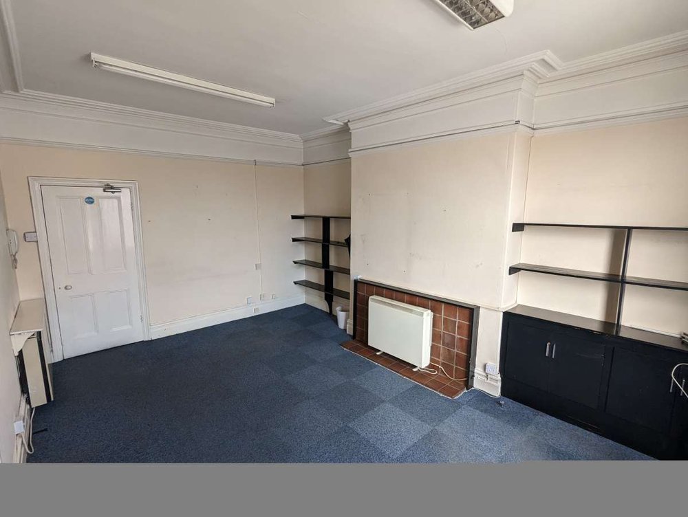 Office in Ilkeston - photo 4
