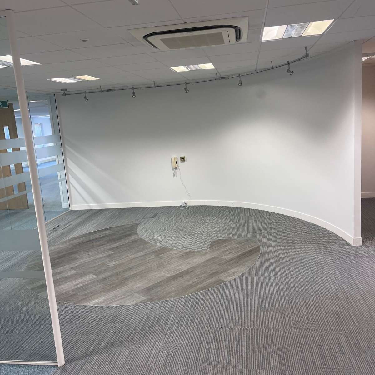 Office in Hinckley - photo 2