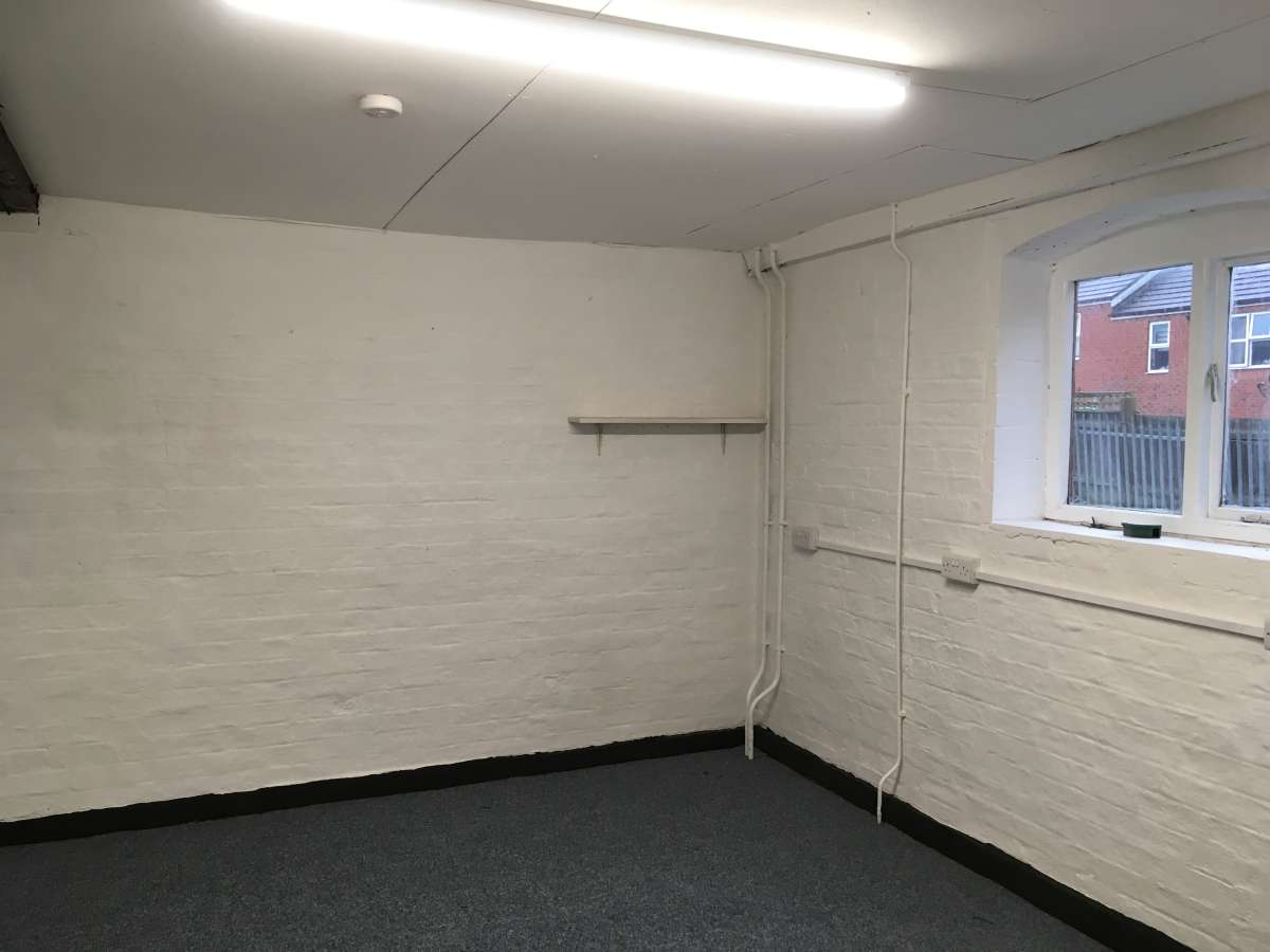 Office in Grantham - photo 4