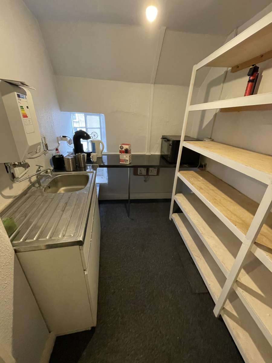 Office in Doncaster - photo 4