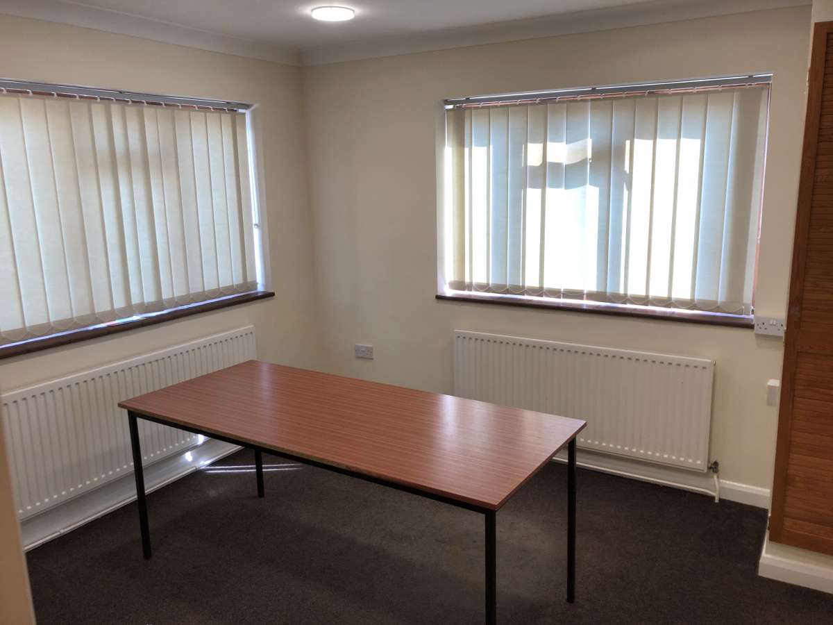 Office in Dereham - photo 3