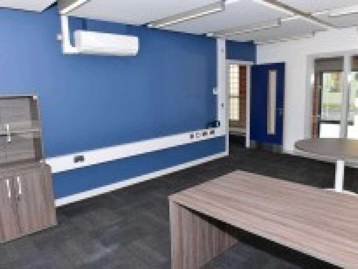 Office in Lincoln - photo 3