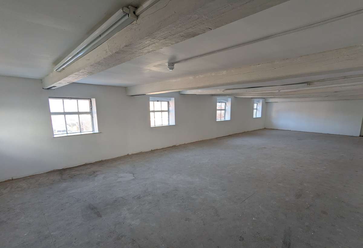 Office in Leek - photo 4