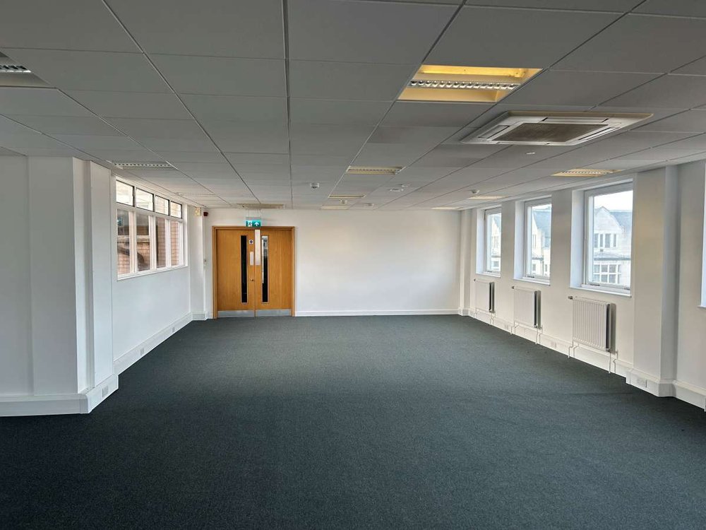 Office in Leicester - photo 3