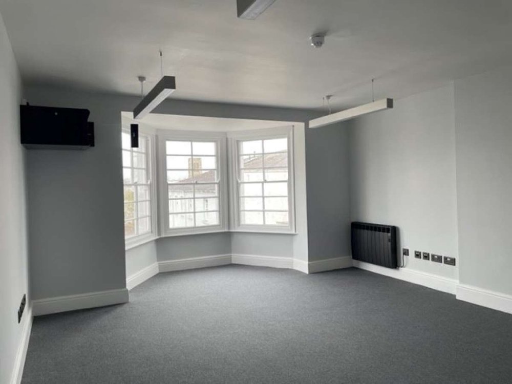 Office in Cheltenham - photo 2