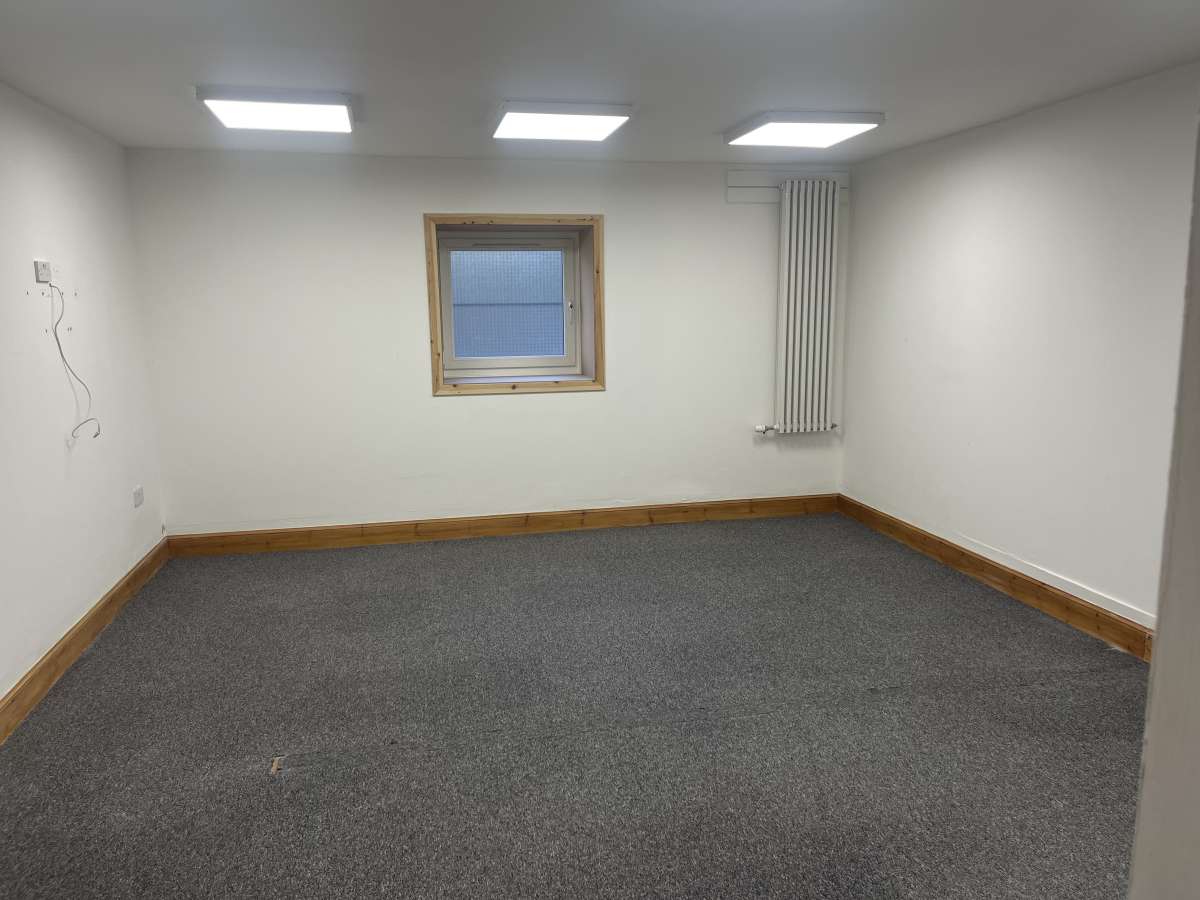 Office in Dundee - photo 3