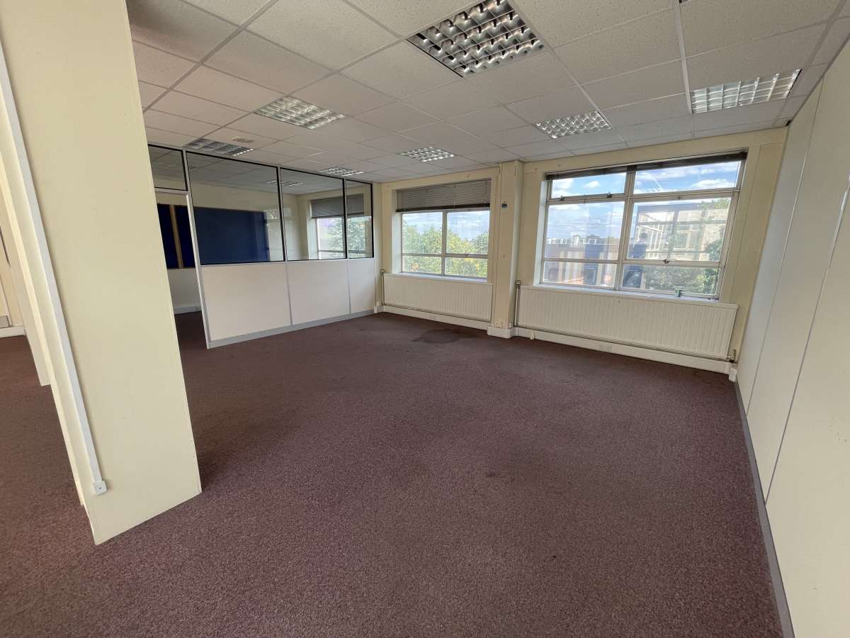 Office in Nottingham - photo 3