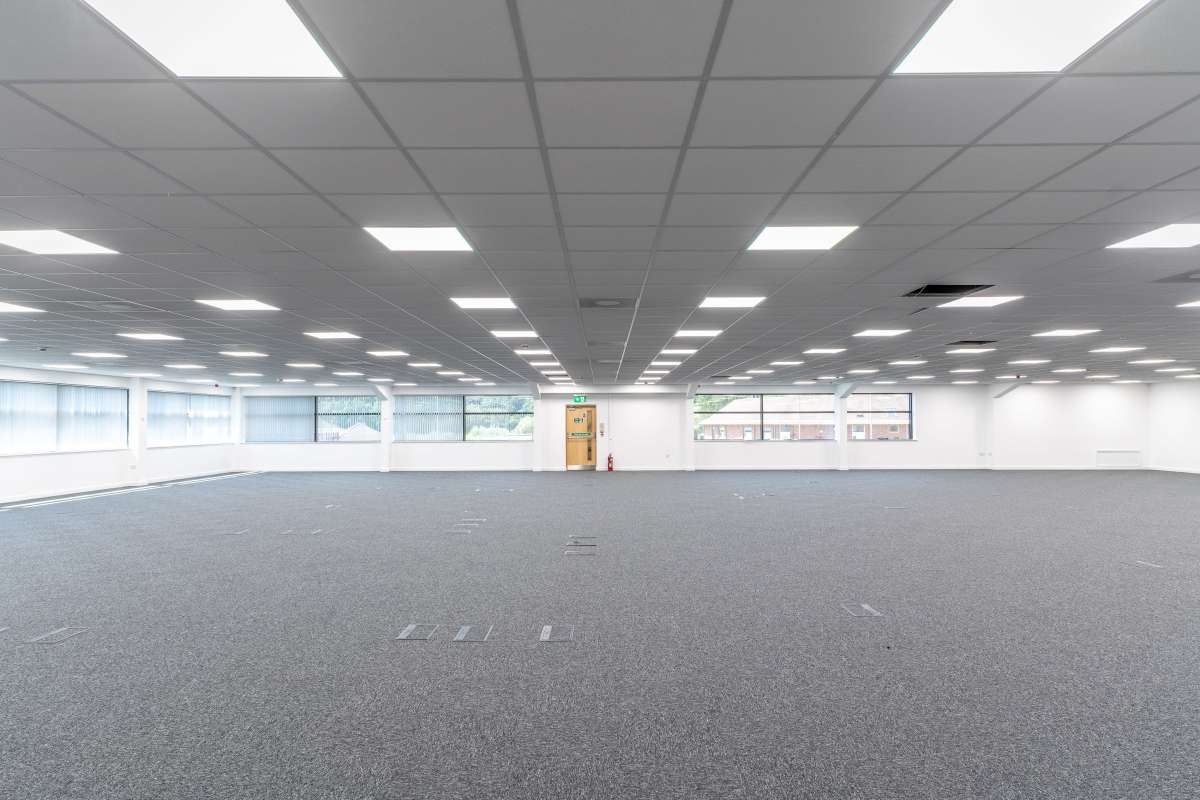 Office in Lincoln - photo 2