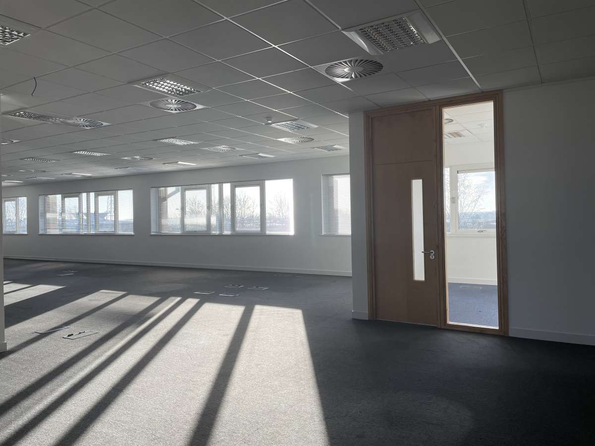 Office in Huntingdon - photo 3