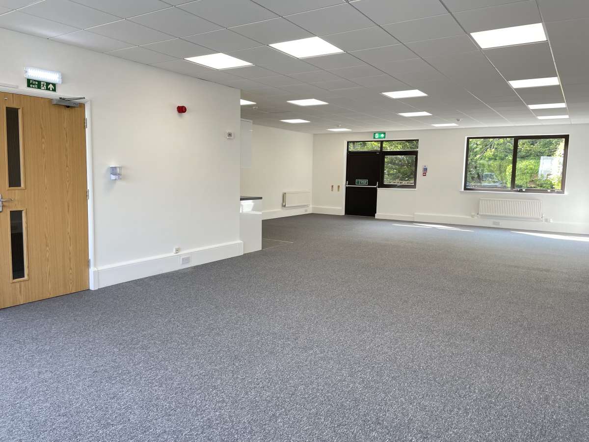 Office in Witney - photo 2