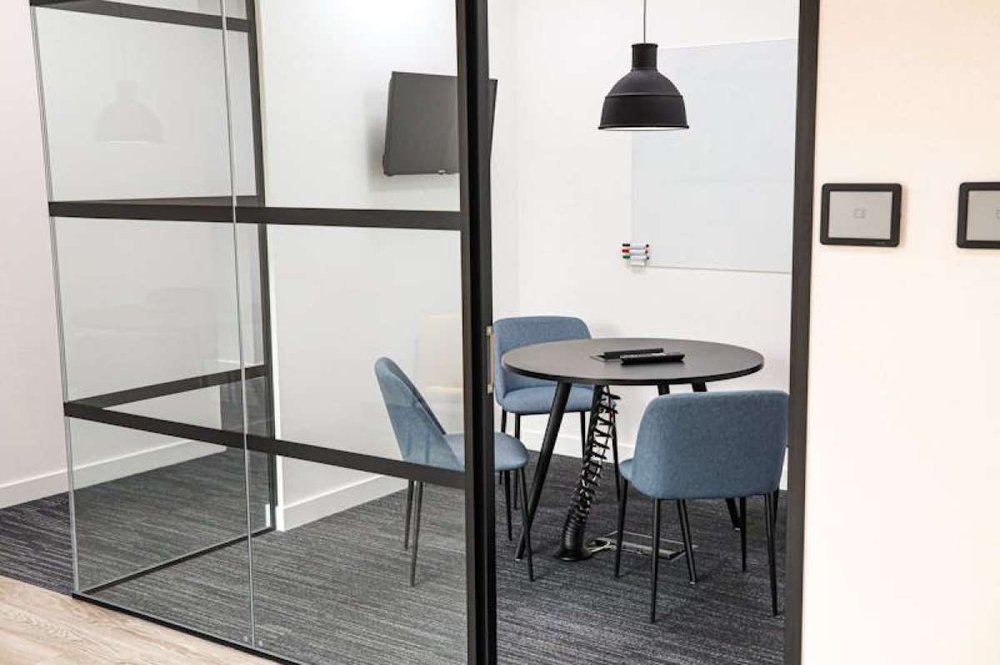 Office in Fleet - photo 3