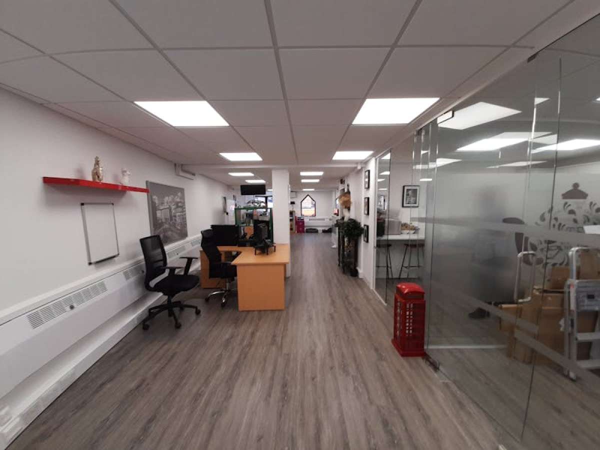 Office in Basingstoke - photo 2