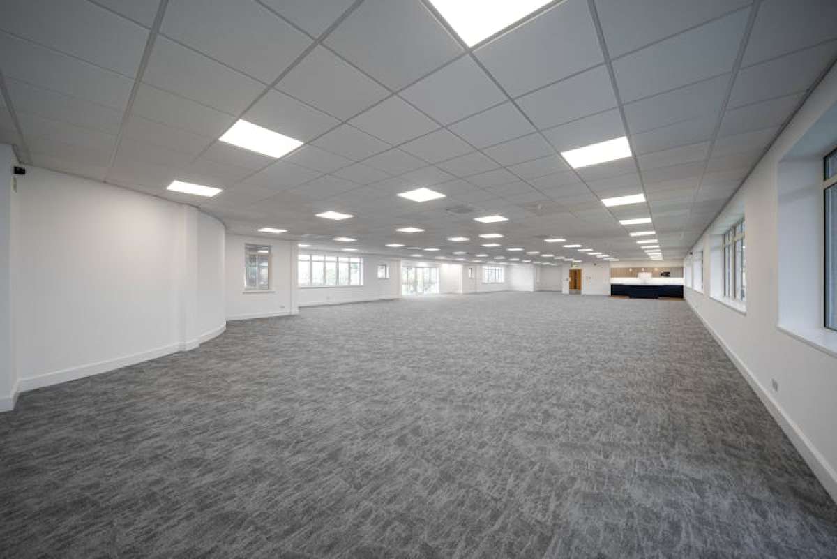 Office in Fareham - photo 4