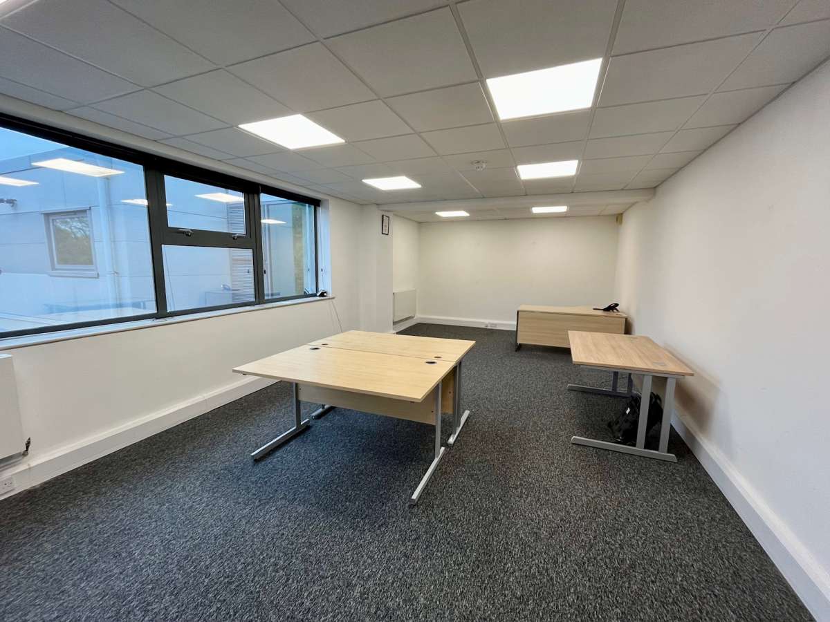 Office in Winchester - photo 2