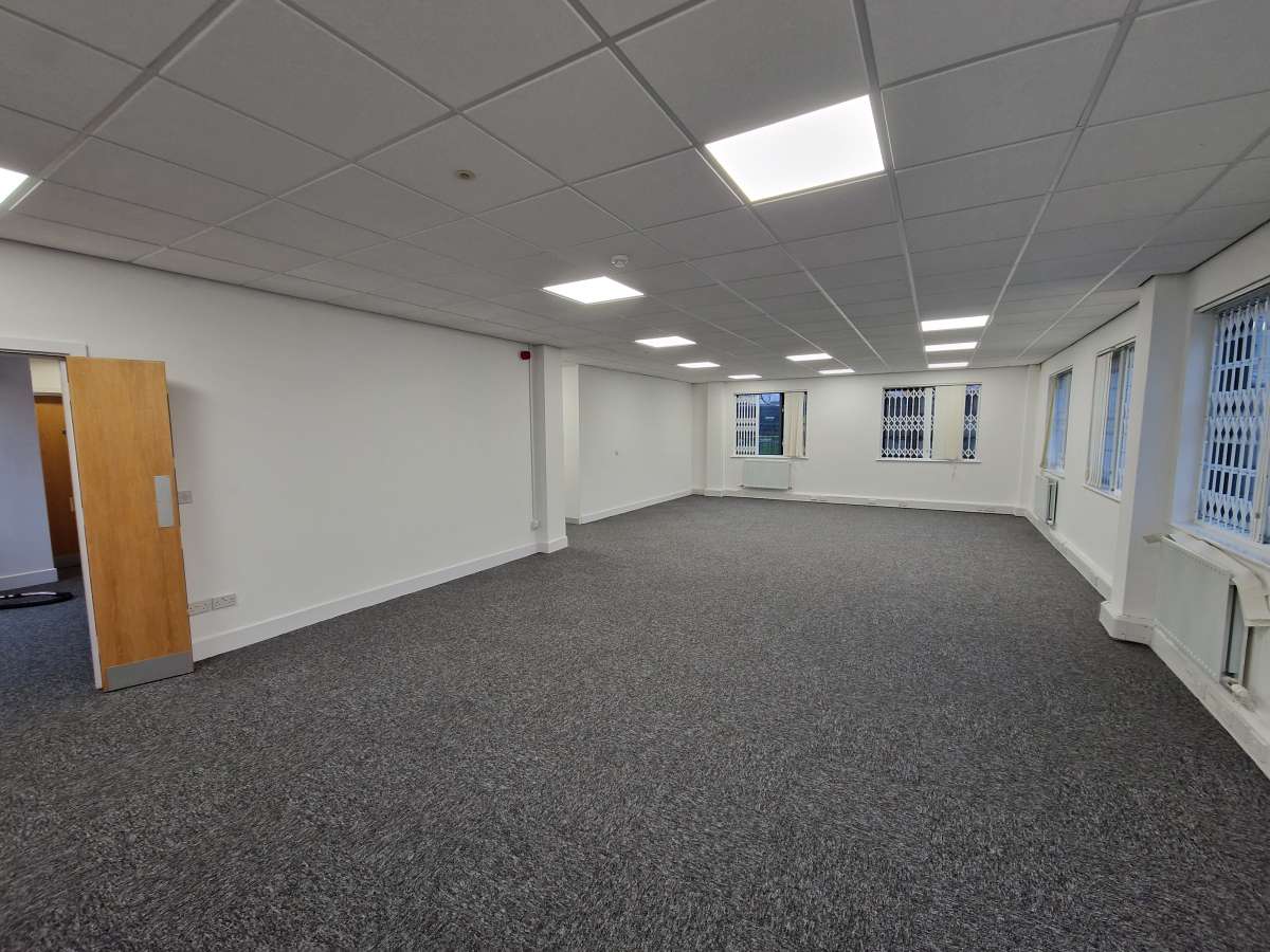 Office in Prescot - photo 3