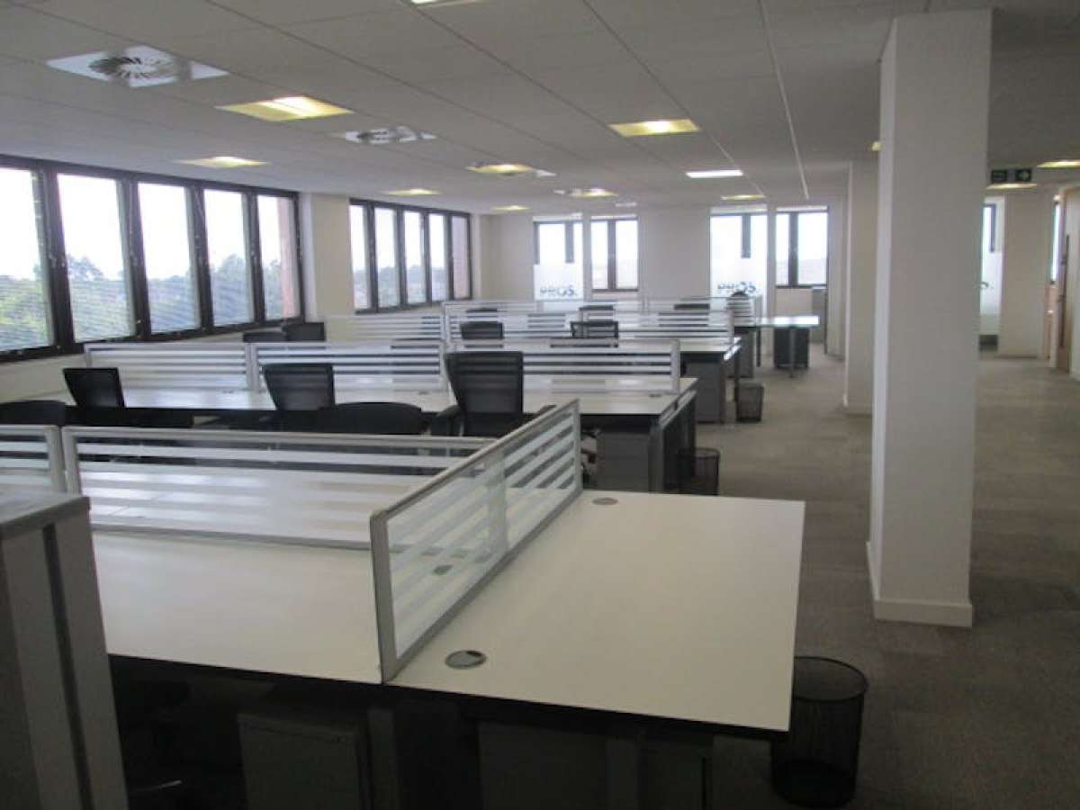 Office in Staines - photo 4