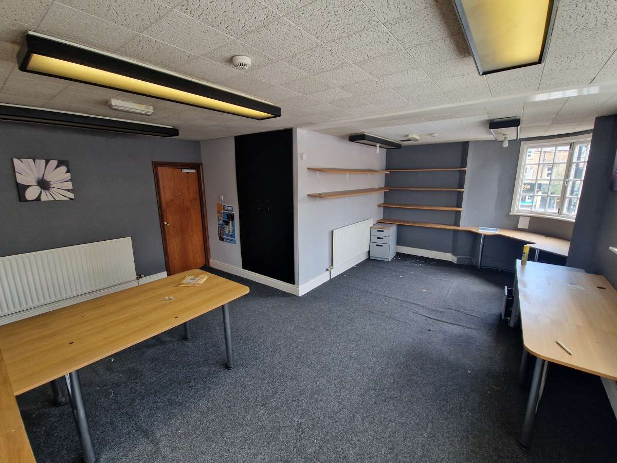 Office in Matlock - photo 3