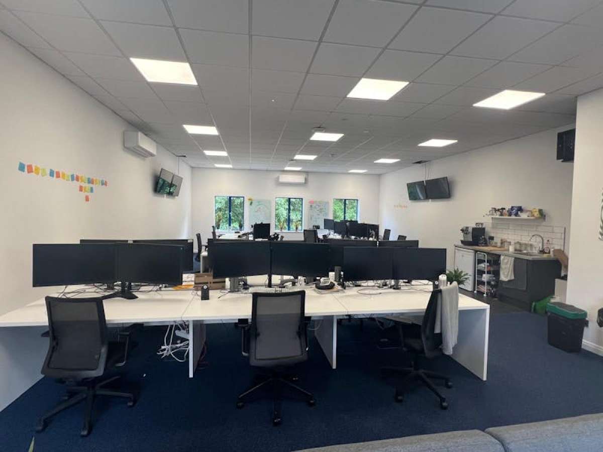 Office in Eastleigh - photo 2