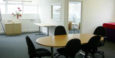 Office in Altrincham - photo 2