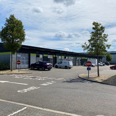 Office in Aylesbury - photo 3