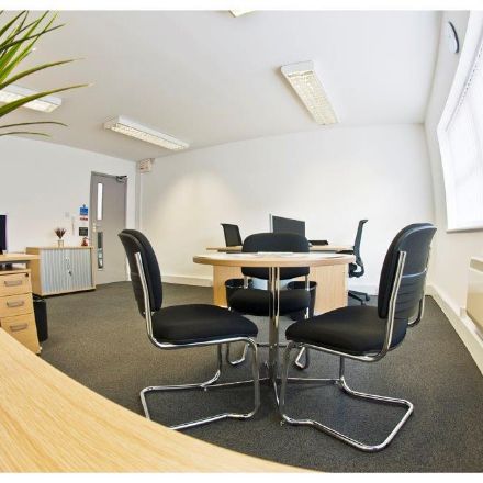 Office in Basingstoke - photo 4