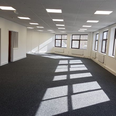 Office in Caerphilly - photo 2