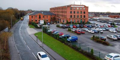 Office in Oldham - photo 2