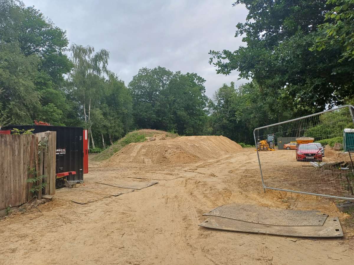 Other in Lingfield - photo 2